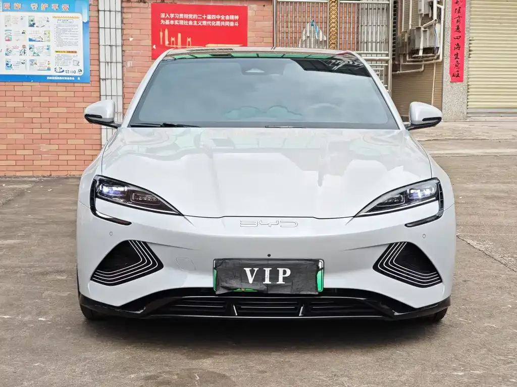 BYD Seal — фото 6