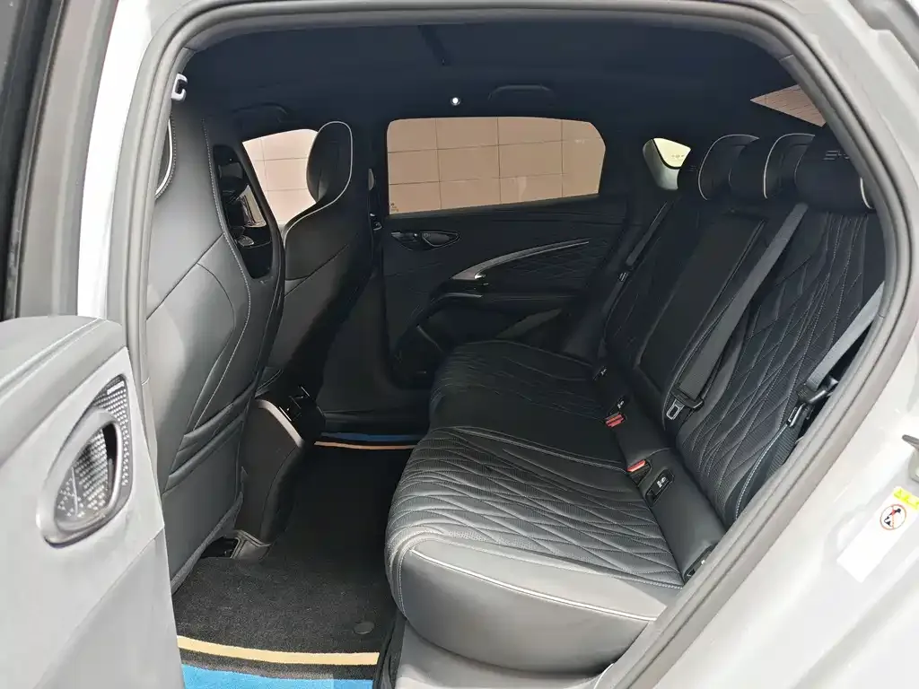 BYD Seal — фото 2