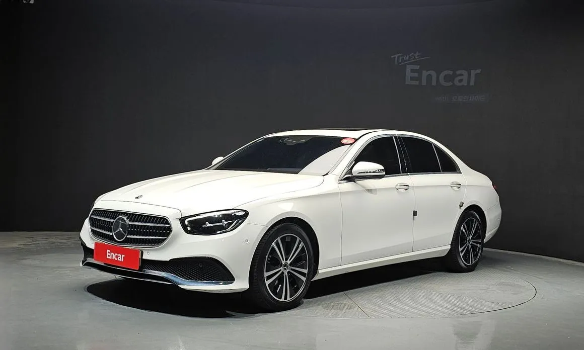 Mercedes-Benz E-Class — фото 1