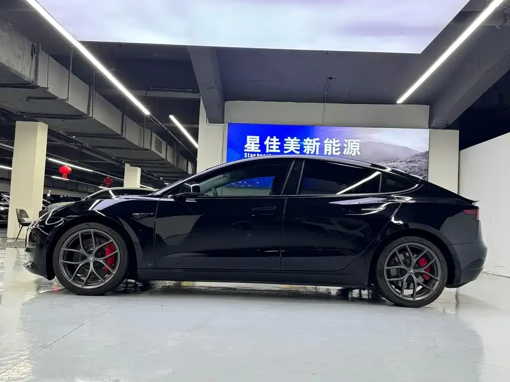 Tesla Model 3 — фото 6