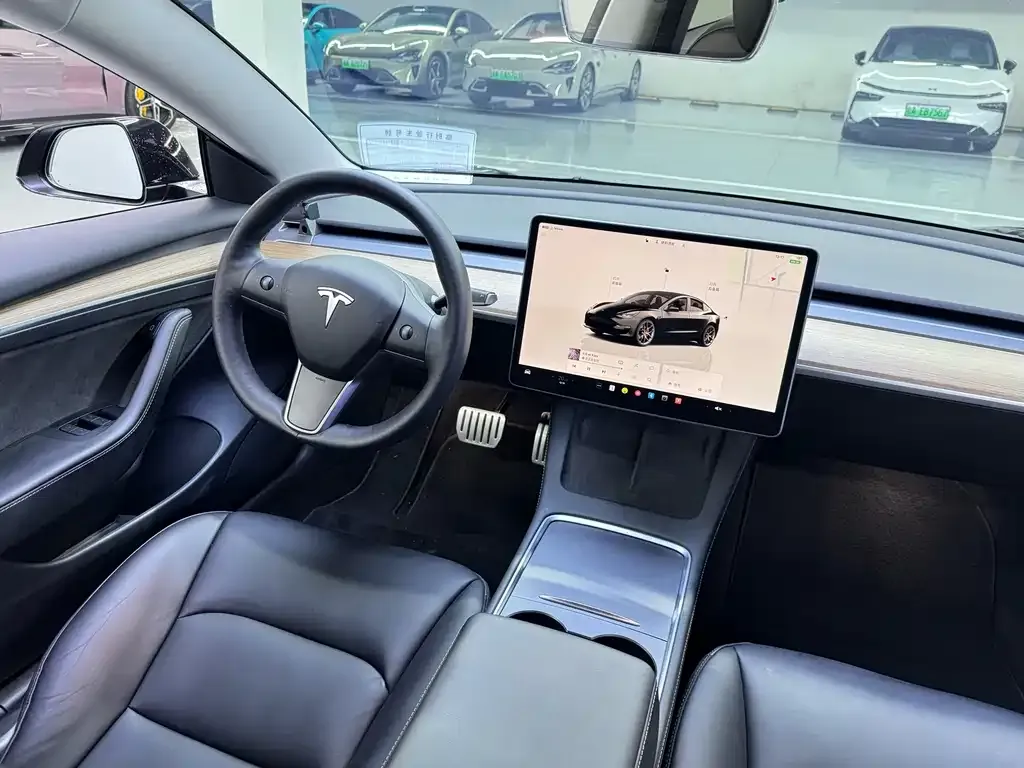 Tesla Model 3 — фото 5