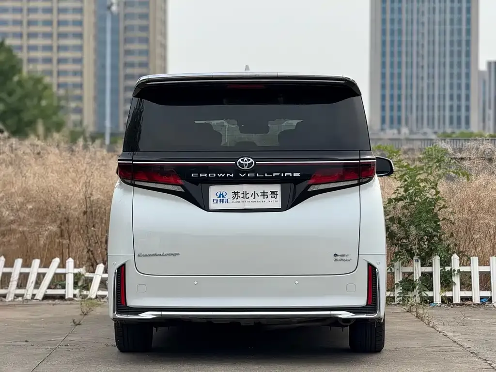 Toyota Vellfire — фото 8