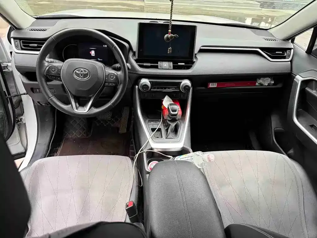Toyota RAV4 2023 из CN, фото 3