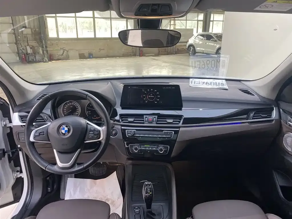 BMW X1 — фото 10