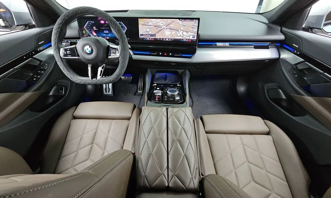 BMW 5-Series 2024 из KR, фото 8