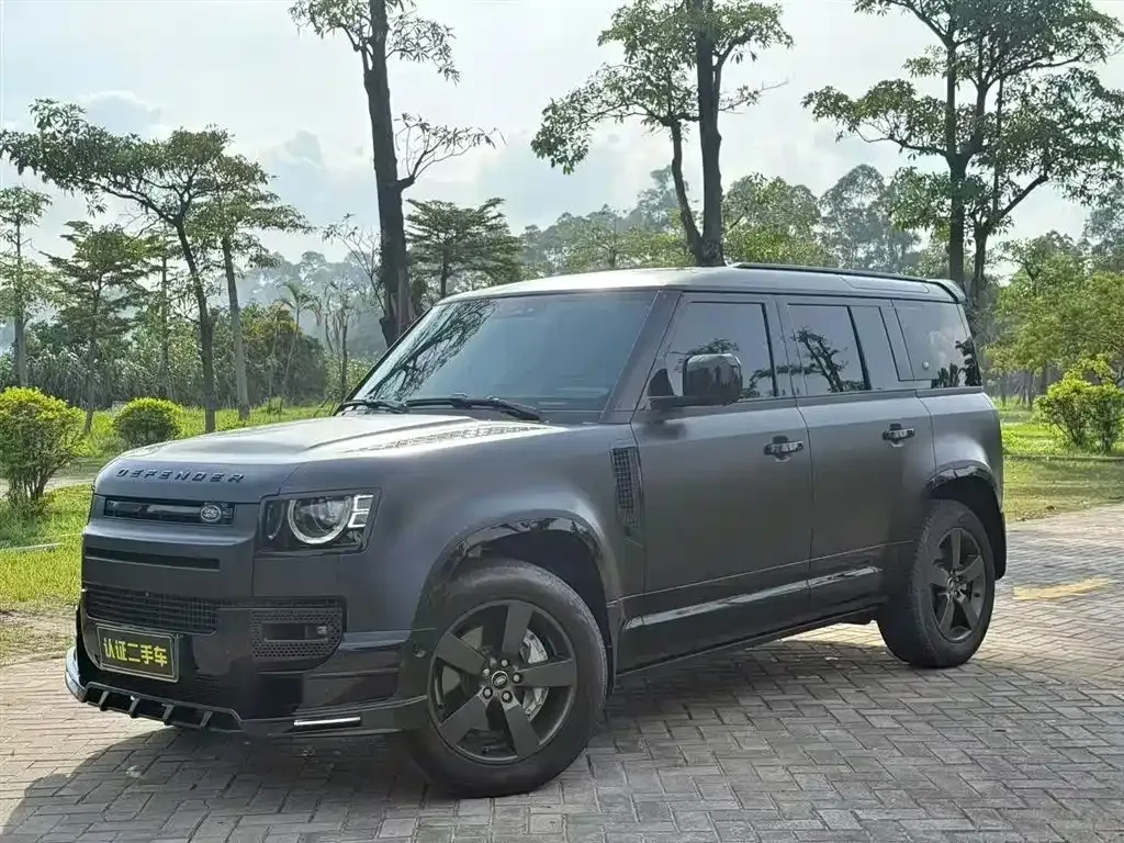 Land Rover Defender — фото 1