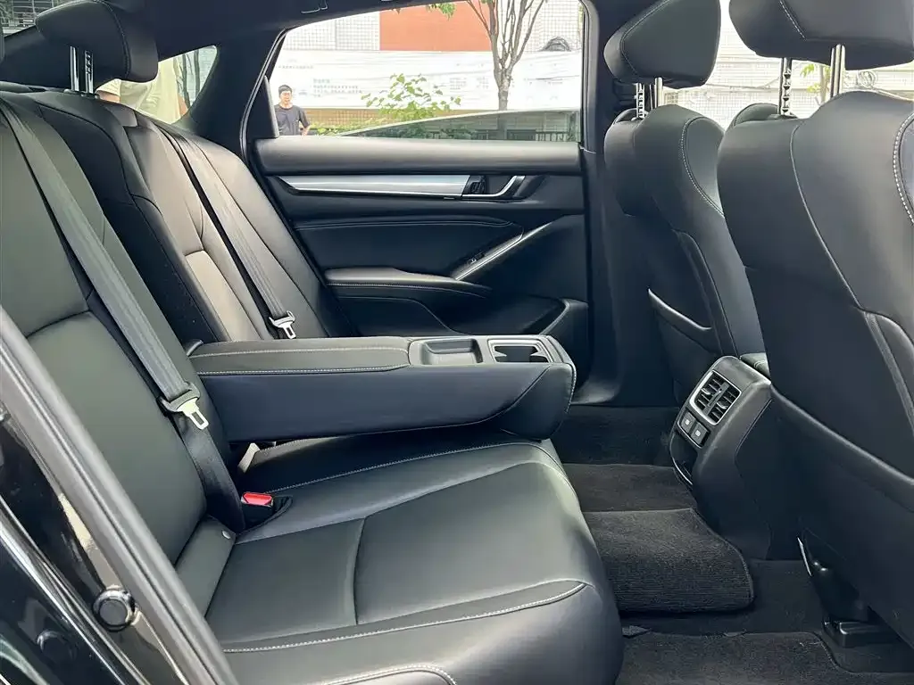 Honda Inspire 2023 из CN, фото 3