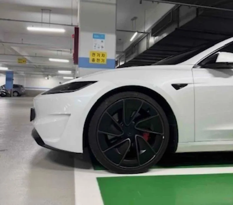 Tesla Model 3 2024 из KR, фото 6