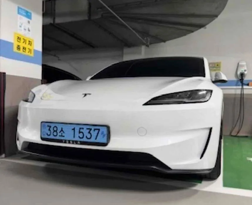 Tesla Model 3 2024 из KR, фото 2