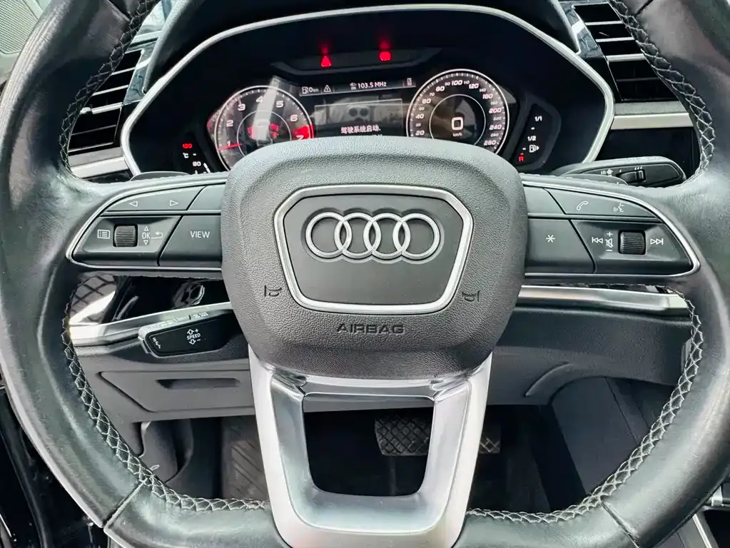 Audi Q3 — фото 3