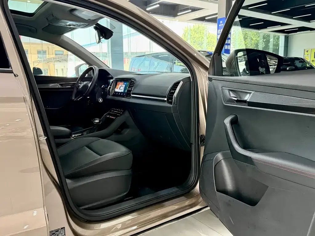 Skoda Karoq — фото 8