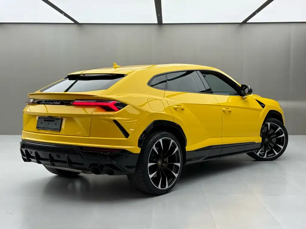 Lamborghini Urus — фото 3
