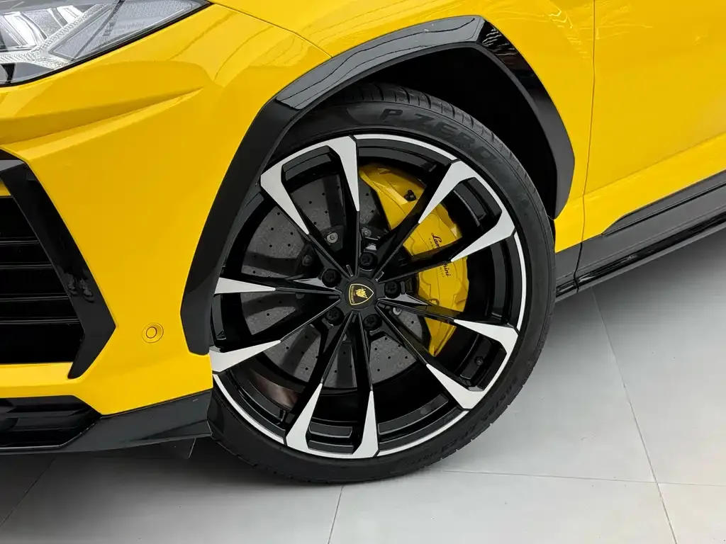 Lamborghini Urus — фото 7