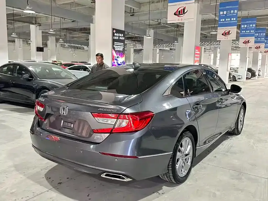 Honda Accord — фото 4