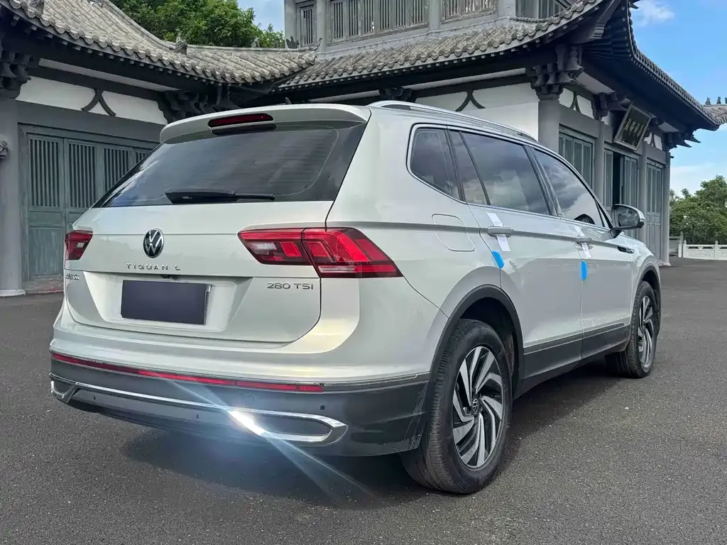 Volkswagen Tiguan L 2022 из CN, фото 3