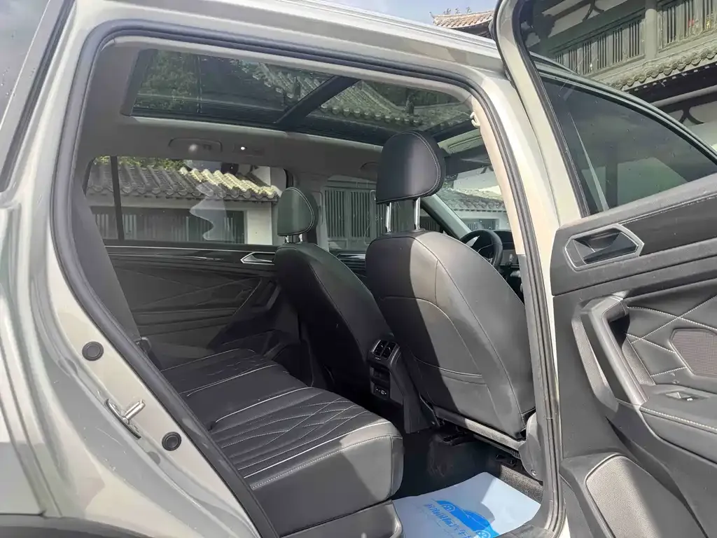Volkswagen Tiguan L 2022 из CN, фото 10