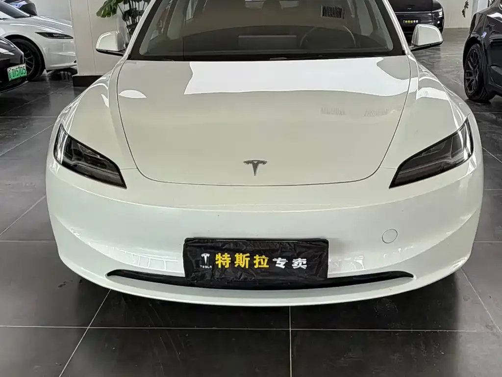 Tesla Model 3 — фото 2
