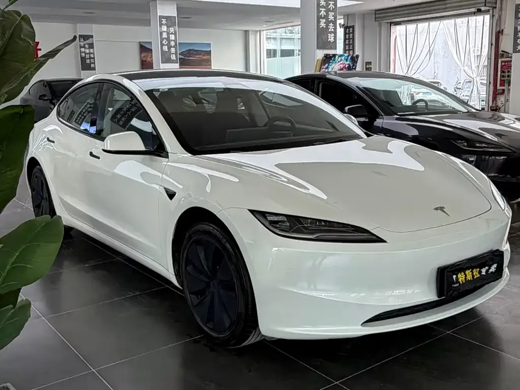 Tesla Model 3 — фото 3