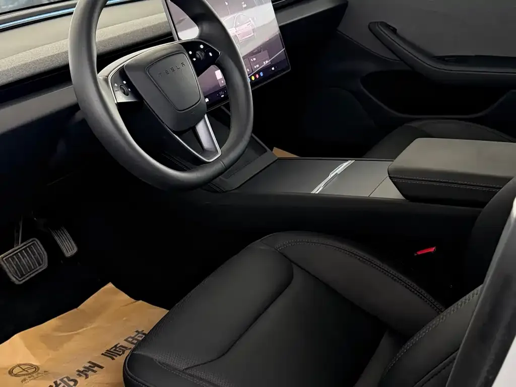 Tesla Model 3 — фото 4
