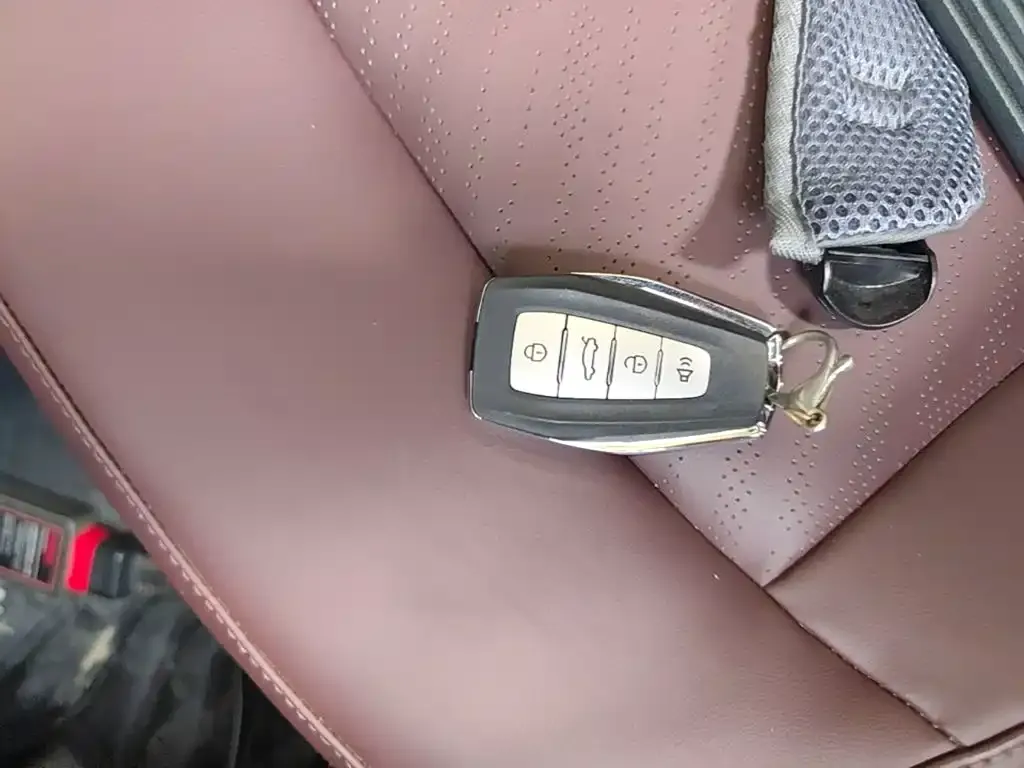 Geely Haoyue 2022 из CN, фото 2