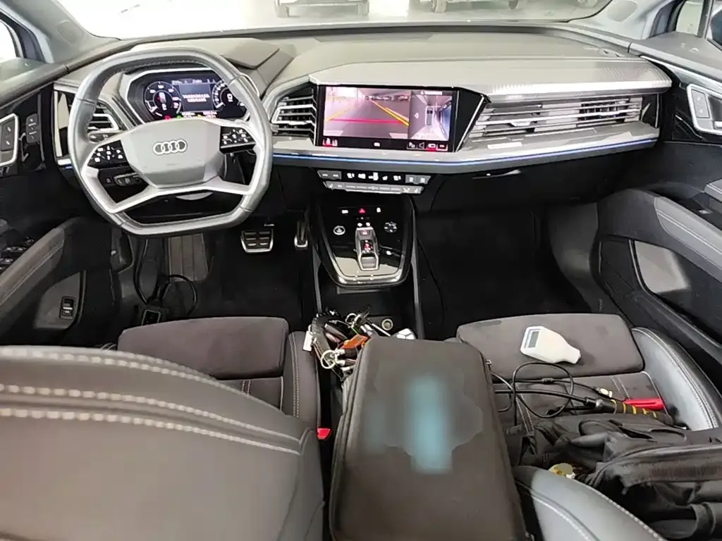Audi Q4 e-tron — фото 10