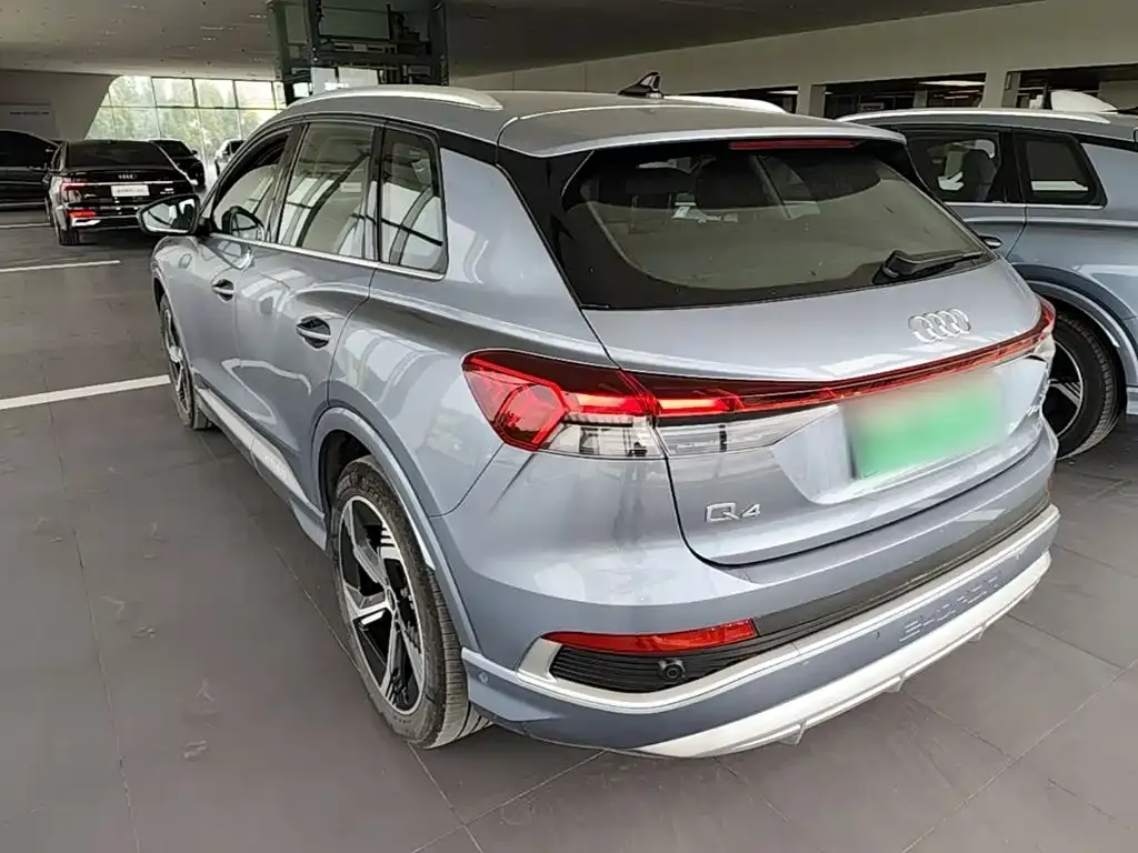 Audi Q4 e-tron — фото 4