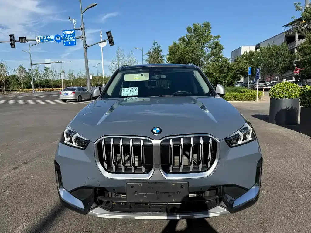 BMW X1 — фото 1
