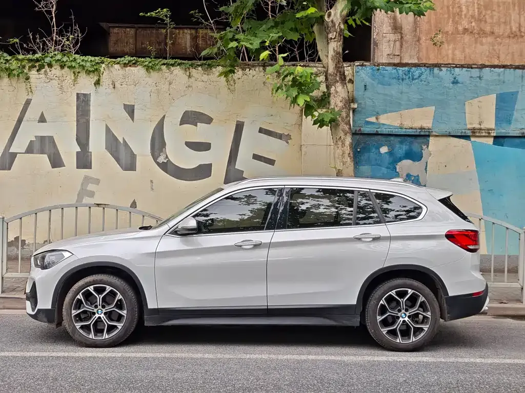BMW X1 — фото 9