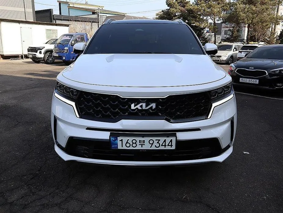 Kia Sorento — фото 1