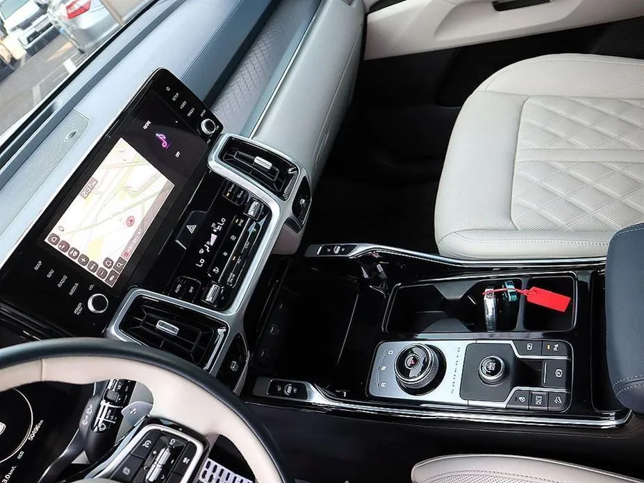 Kia Sorento — фото 4
