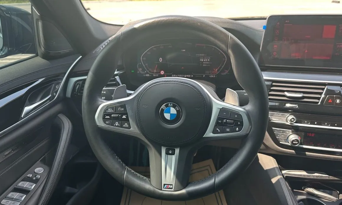 BMW 5-Series 2022 из KR, фото 2
