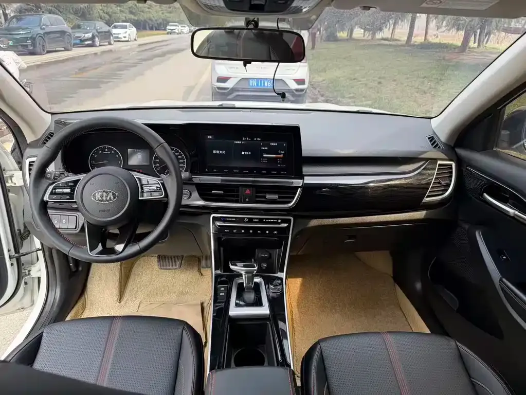 Kia KX3 2021 из CN, фото 2