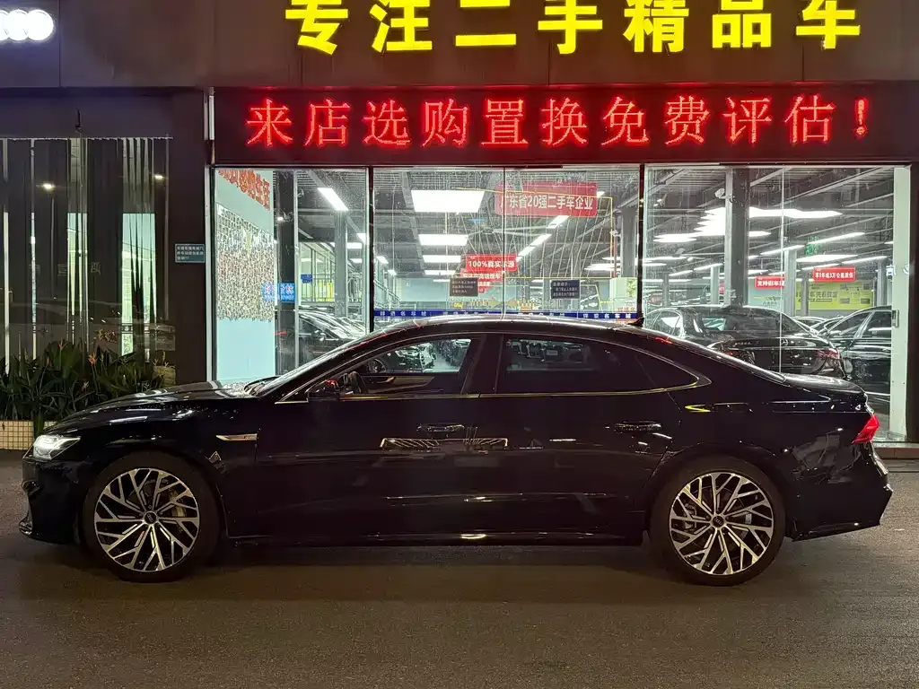 Audi A7L — фото 8