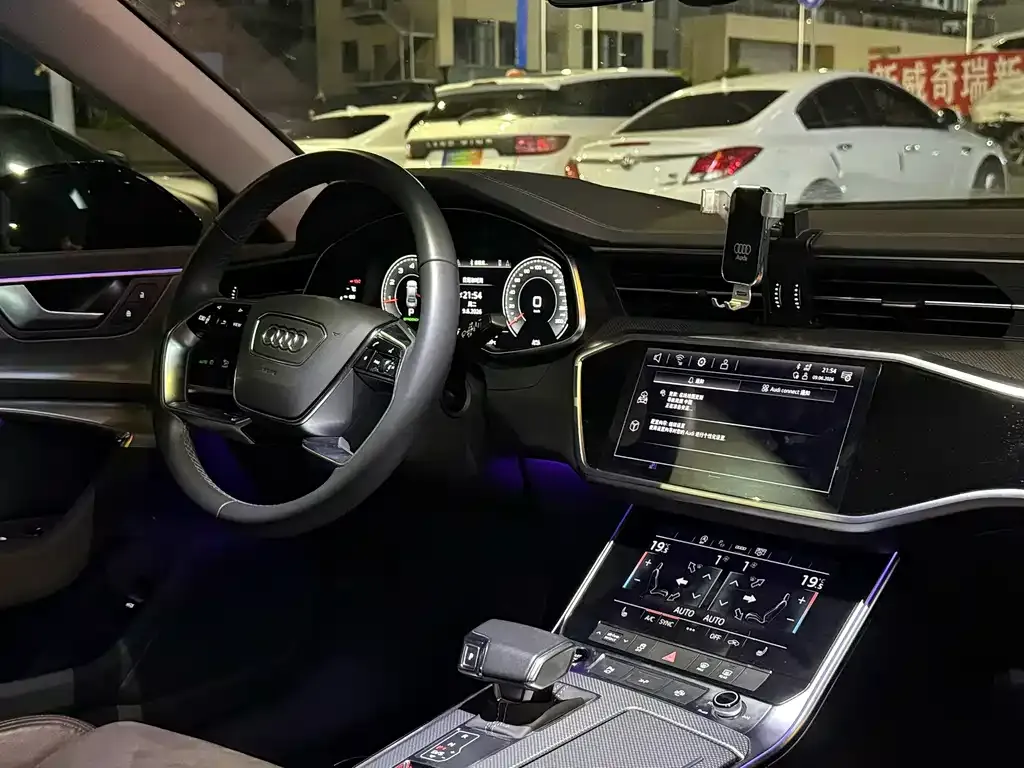 Audi A7L — фото 9