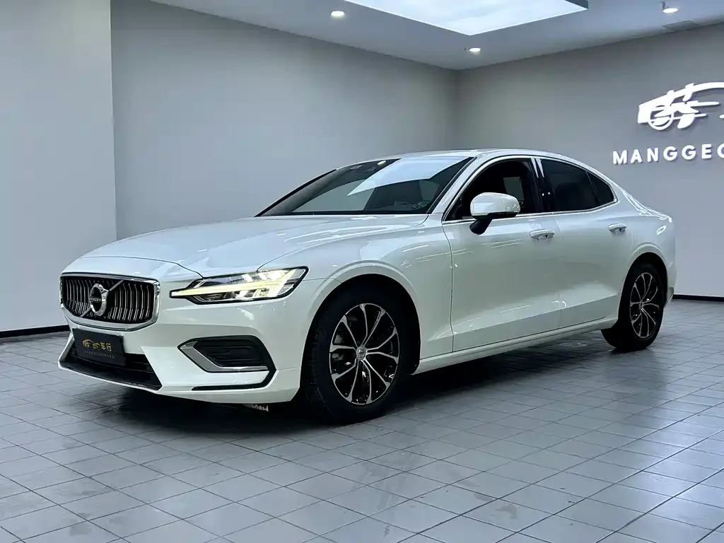Volvo S60 2022 из CN, фото 1