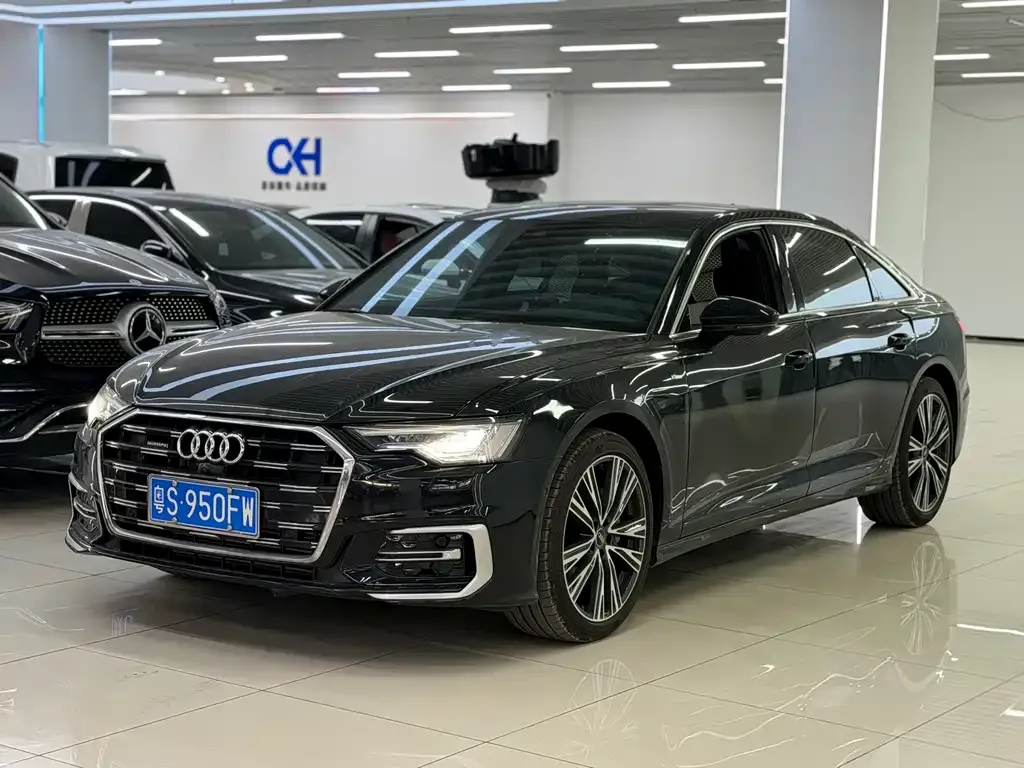 Audi A6L — фото 1