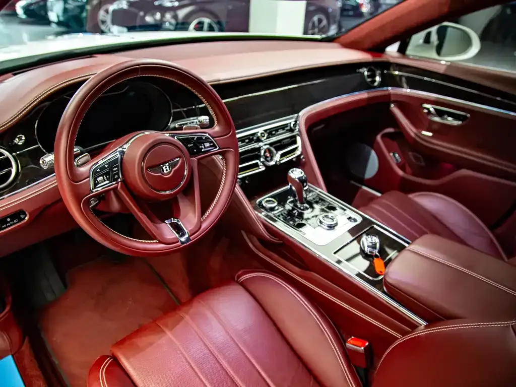 Bentley Flying Spur — фото 8