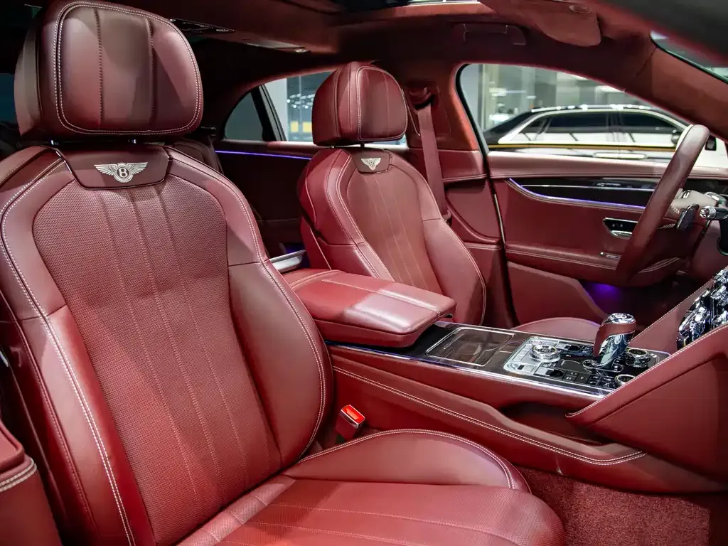 Bentley Flying Spur — фото 9
