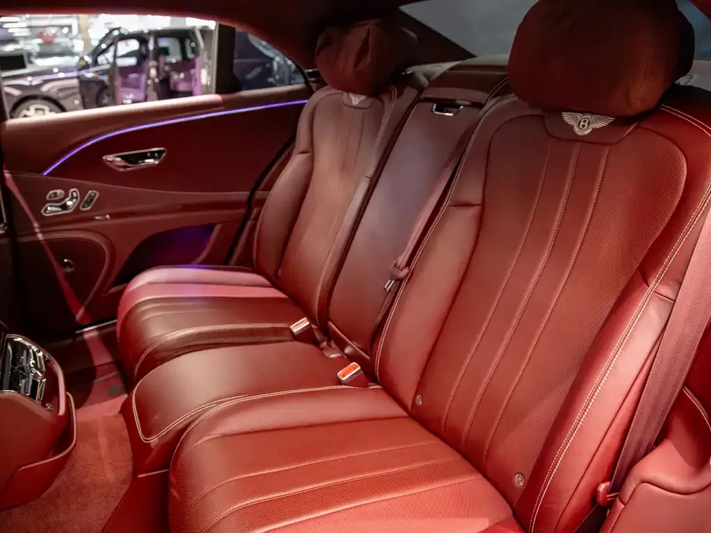 Bentley Flying Spur — фото 5