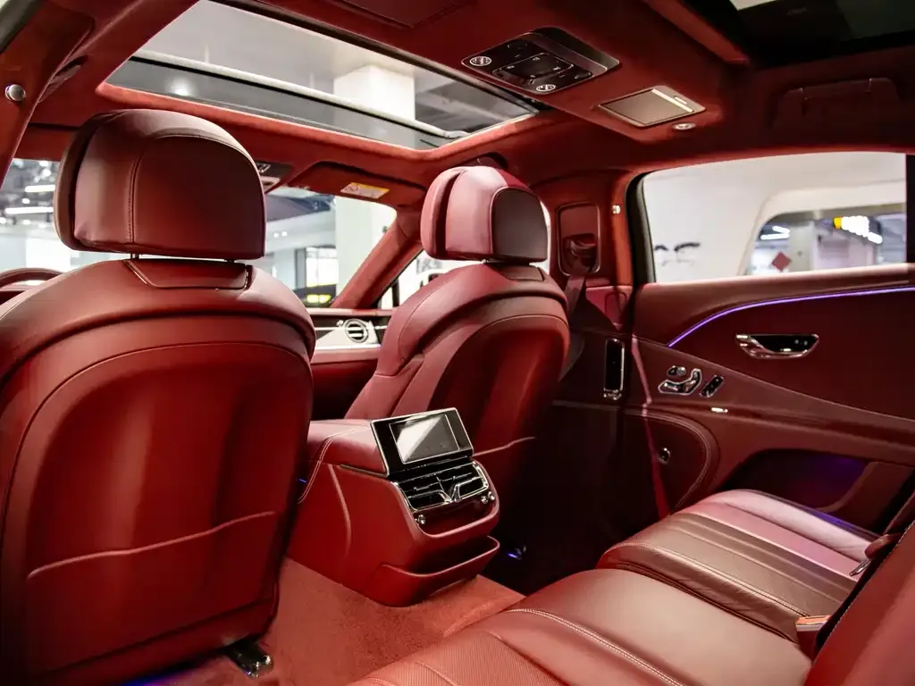 Bentley Flying Spur — фото 3