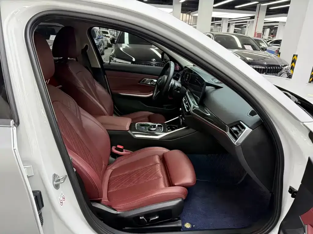 BMW 3 Series 2024 из CN, фото 6