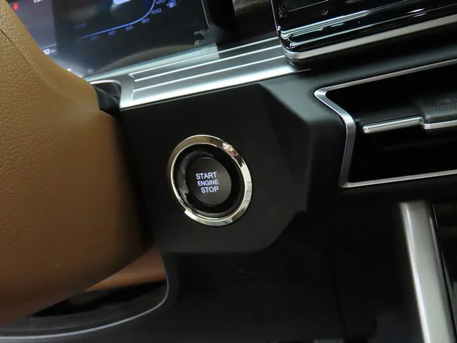 KG Mobility (Ssangyong) Torres — фото 10