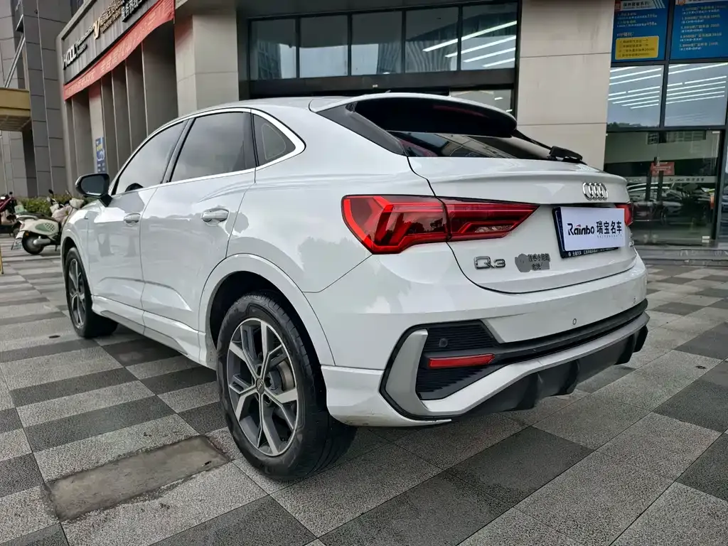 Audi Q3 2021 из CN, фото 7