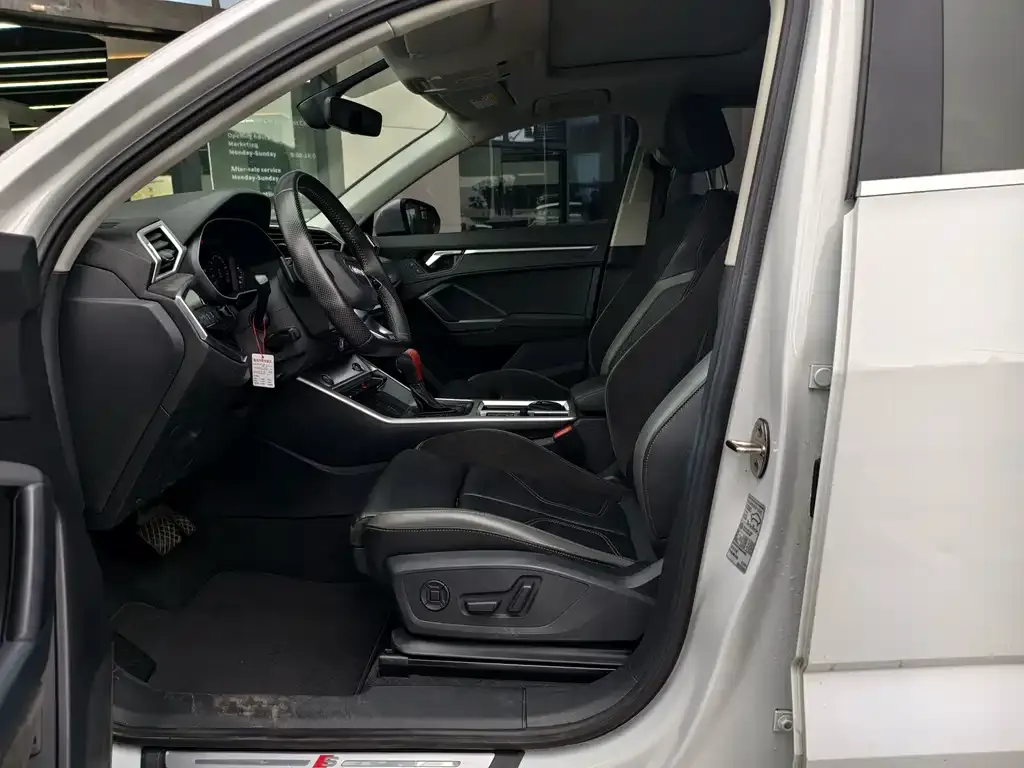 Audi Q3 2021 из CN, фото 3