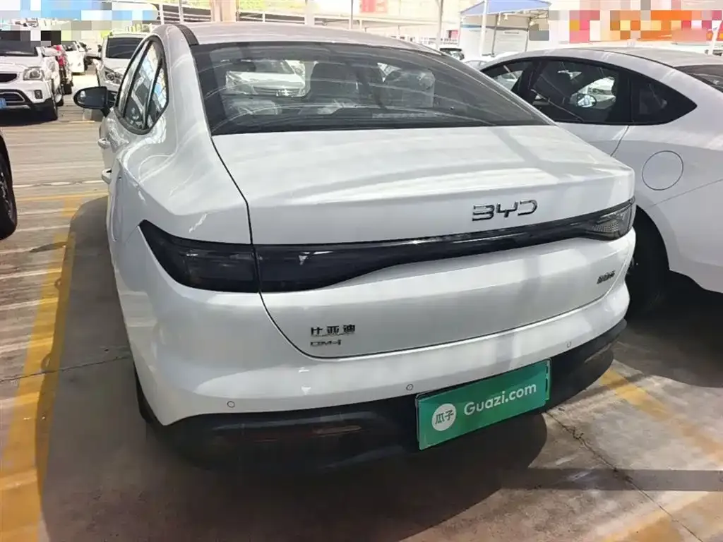BYD Seal 05 DM-i — фото 10