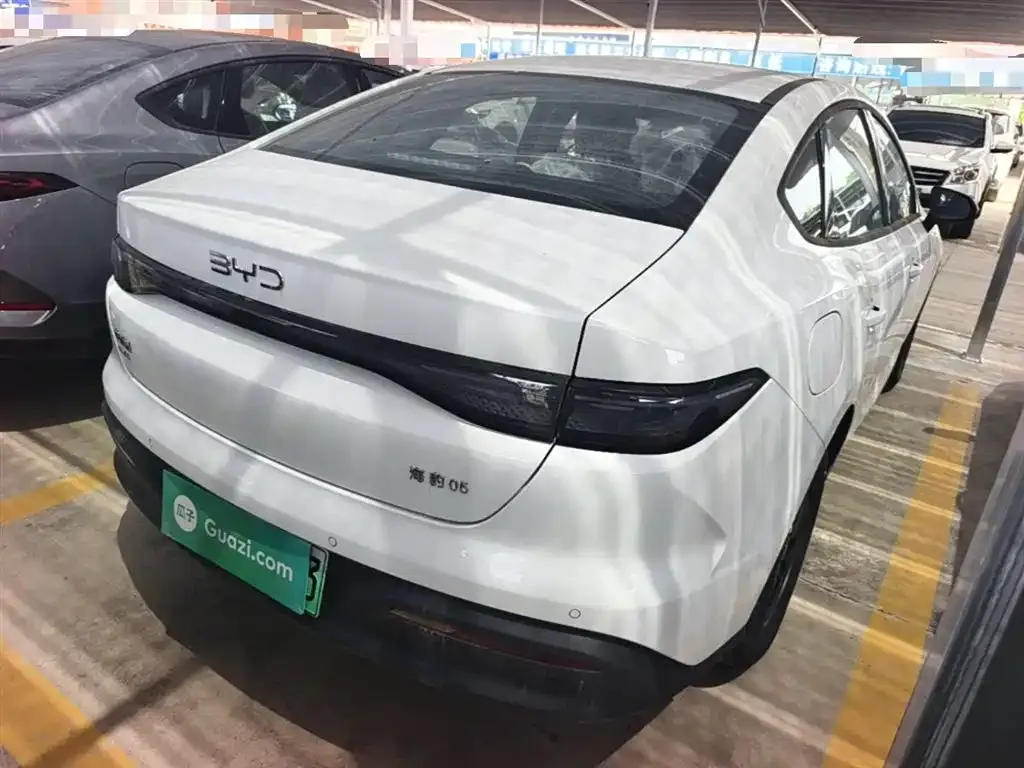 BYD Seal 05 DM-i — фото 9