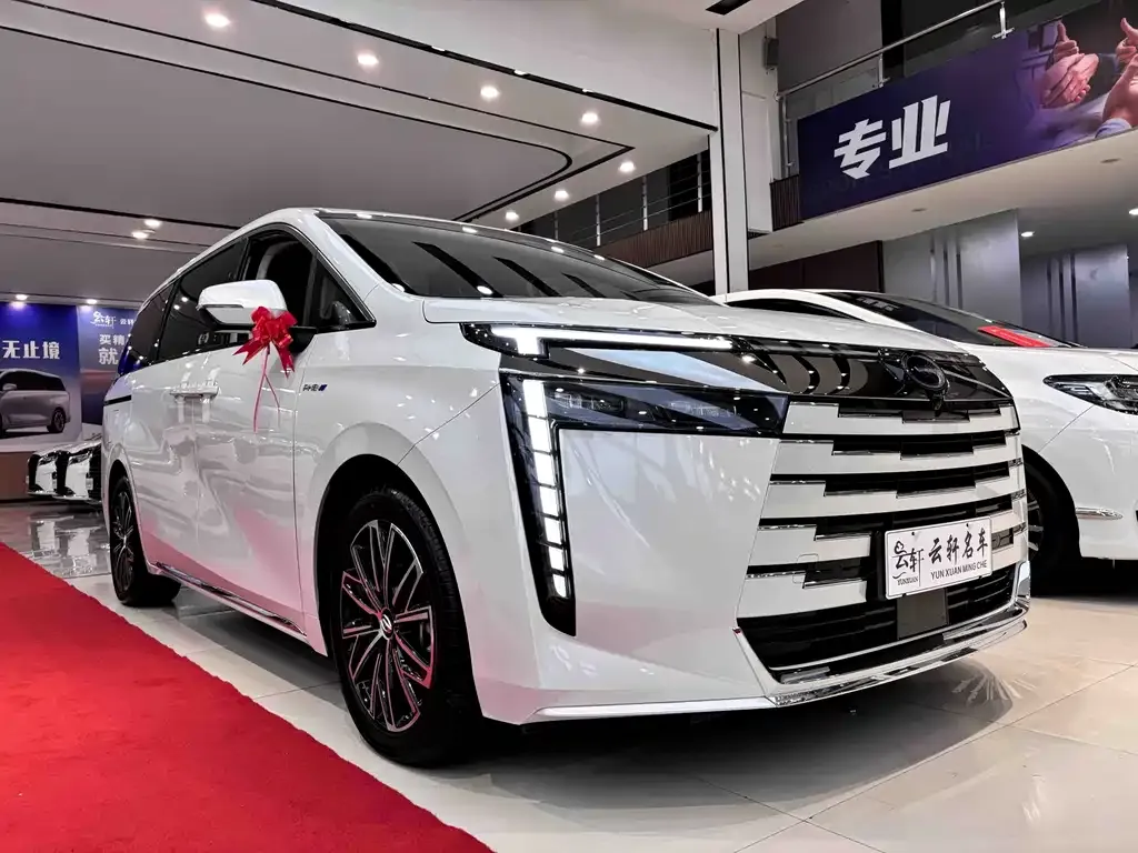 GAC Motor 传祺E8 PHEV — фото 4