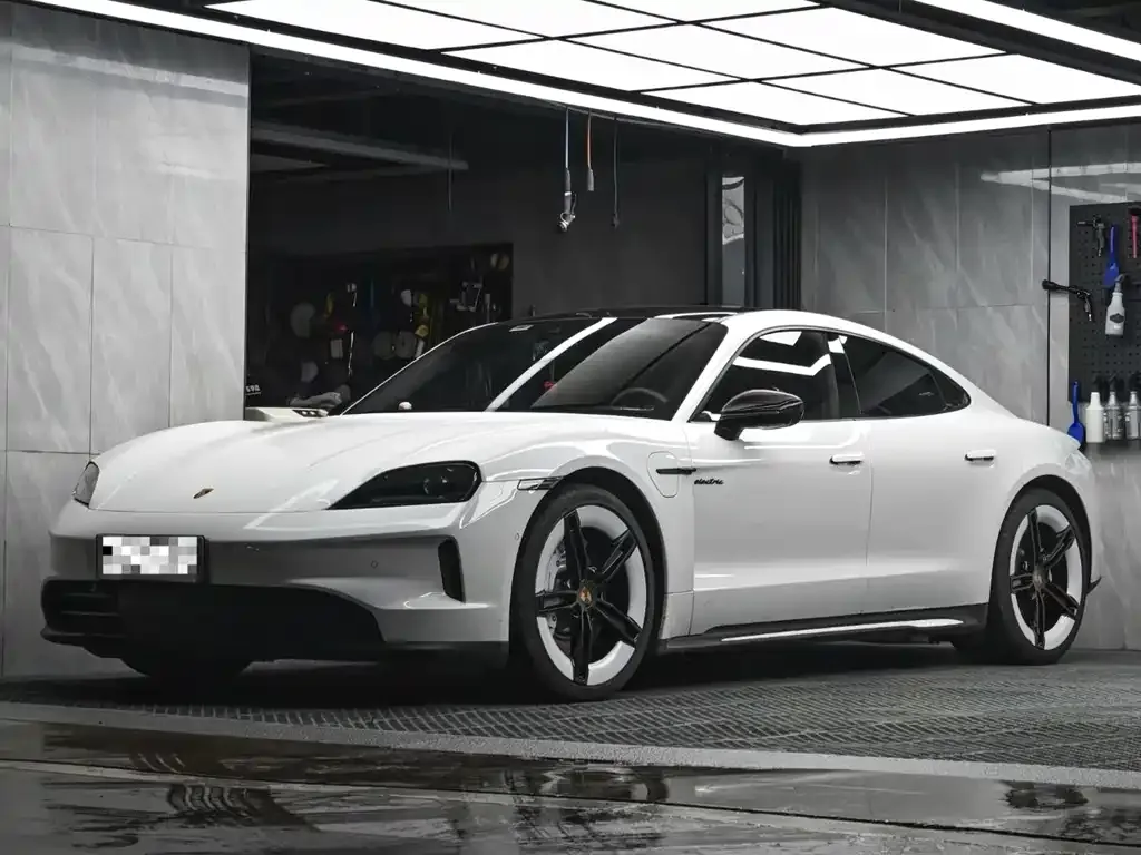 Porsche Taycan — фото 1