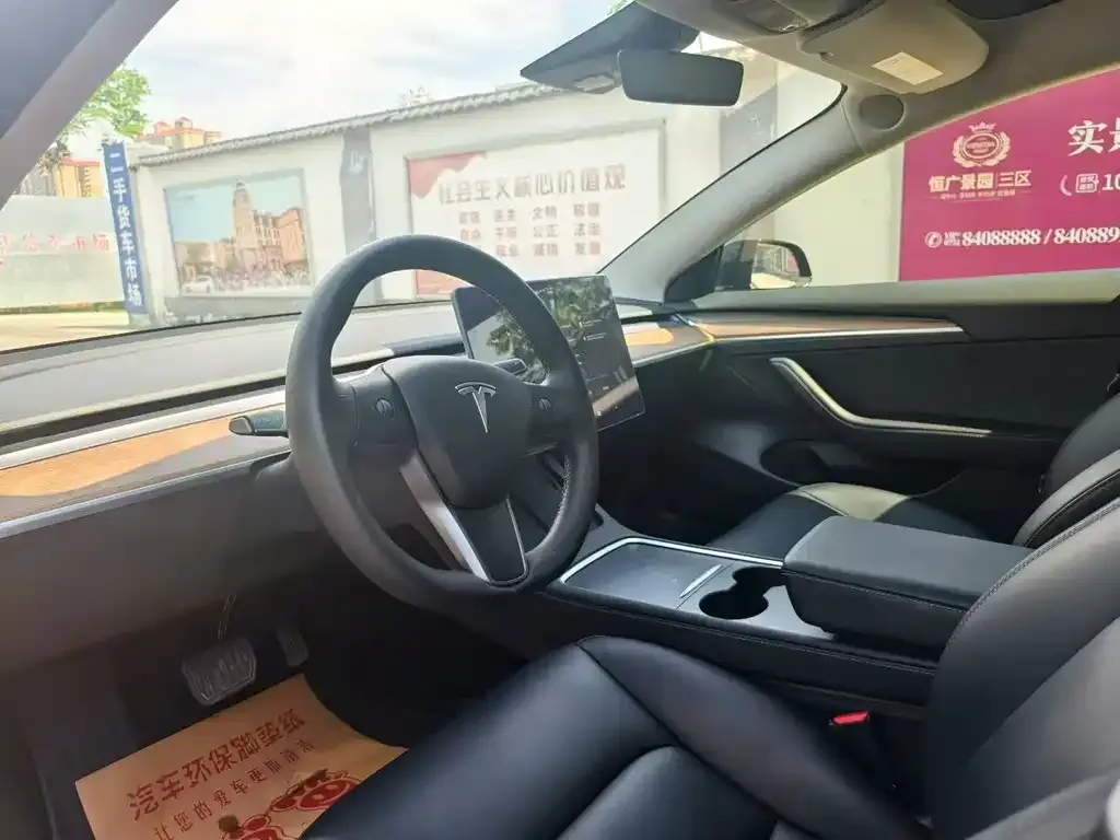Tesla Model 3 — фото 2