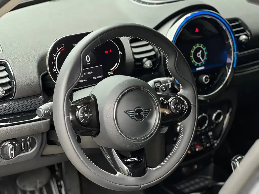 MINI Clubman — фото 4